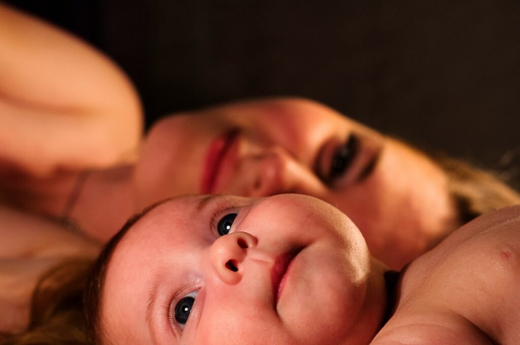 Little one with mommy.